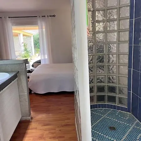 Belle Avec Piscine Et Villa *