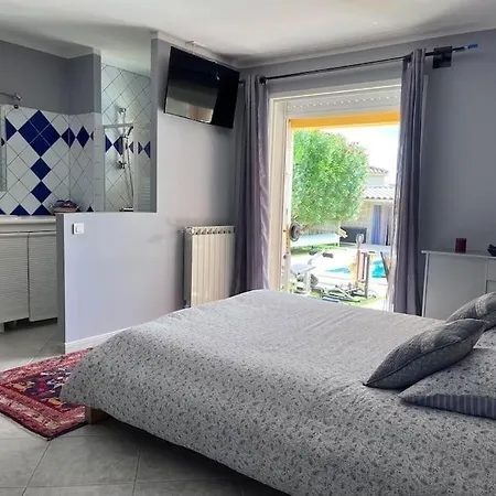 Belle Avec Piscine Et Villa *