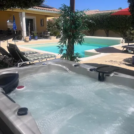 Belle Avec Piscine Et Villa *